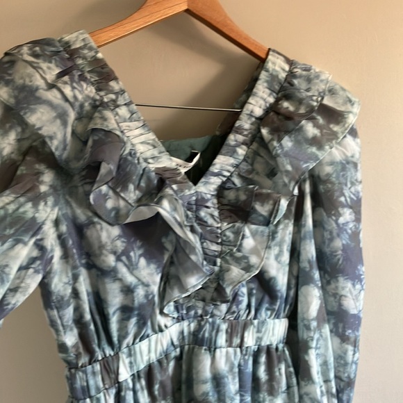 English Factory ruffle long sleeve babydoll dress NEW size medium rosette - Picture 3 of 8